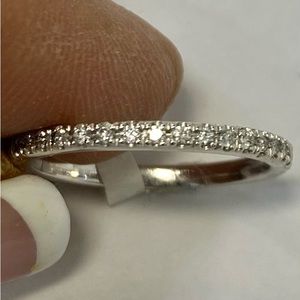 14K White gold diamond  Cocktail ring 
Size 6 1/4
